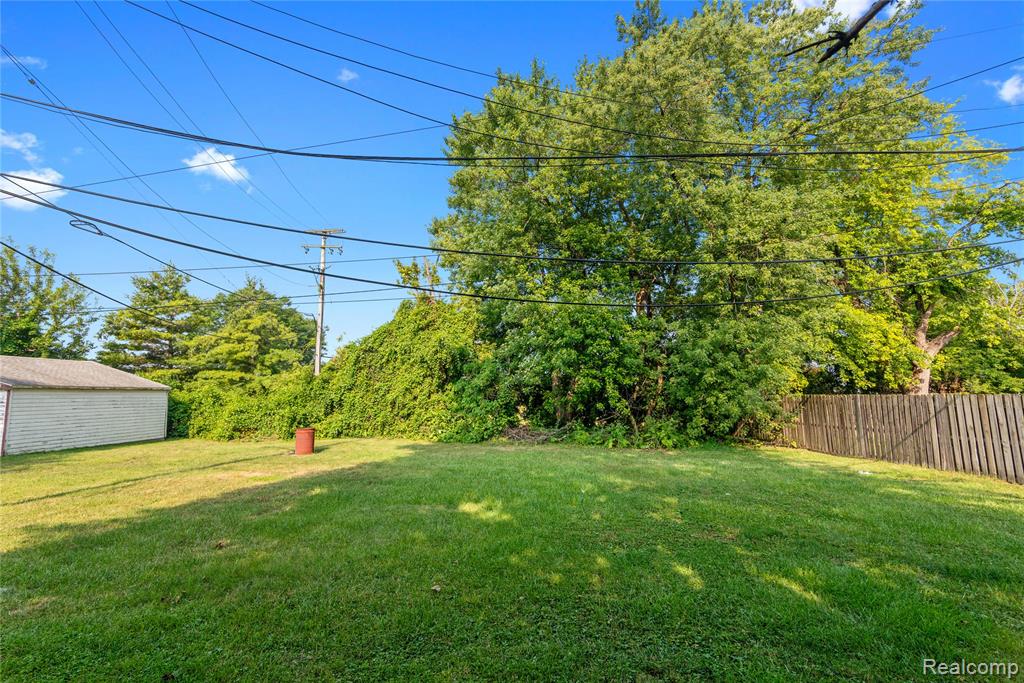 15602 Northline Road Property Photo 17