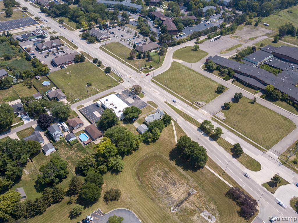15602 Northline Road Property Photo 23