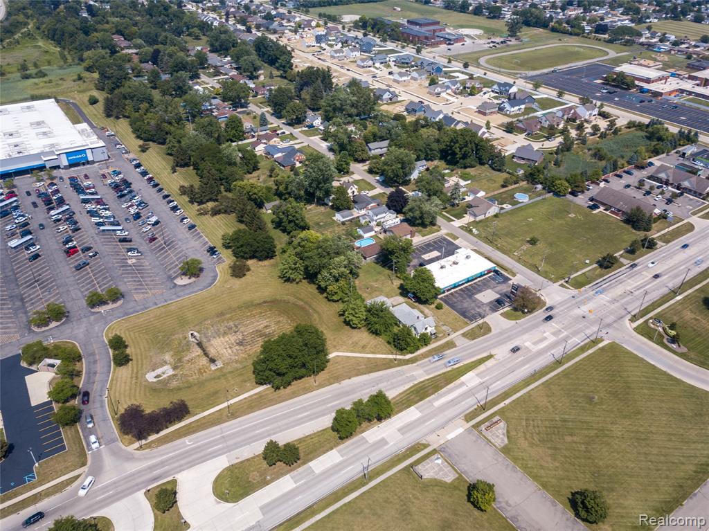 15602 Northline Road Property Photo 25