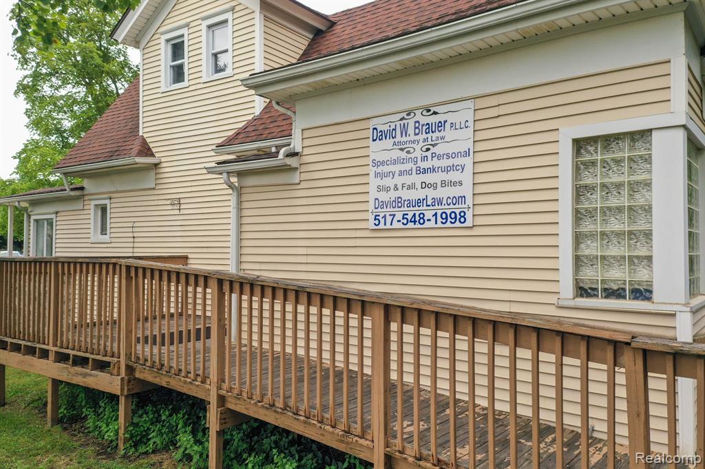 515 E Grand River Avenue Property Photo 19