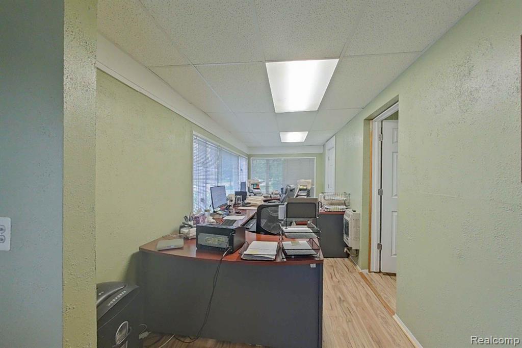 515 E Grand River Avenue Property Photo 22