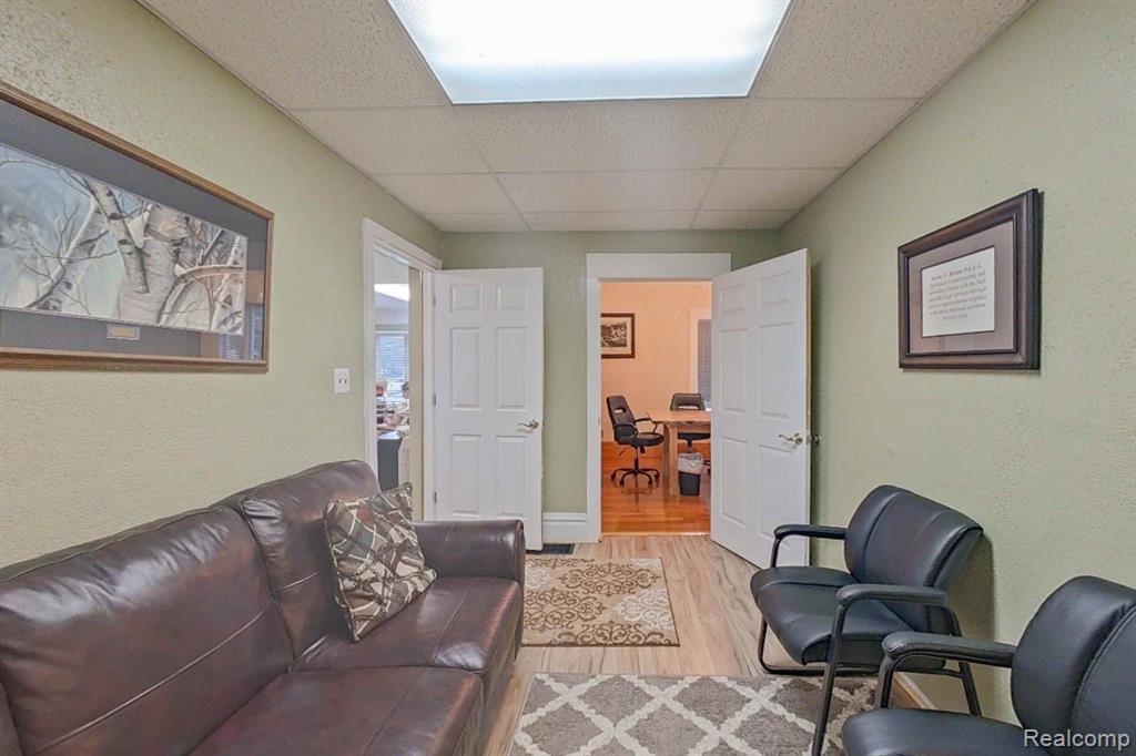 515 E Grand River Avenue Property Photo 24