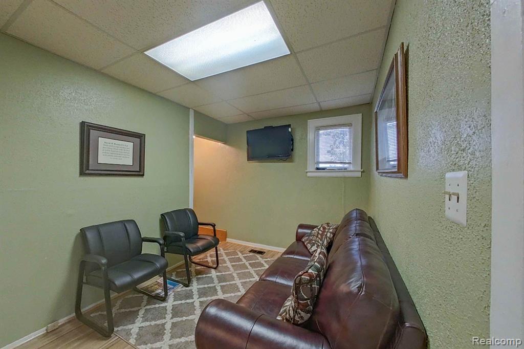 515 E Grand River Avenue Property Photo 26
