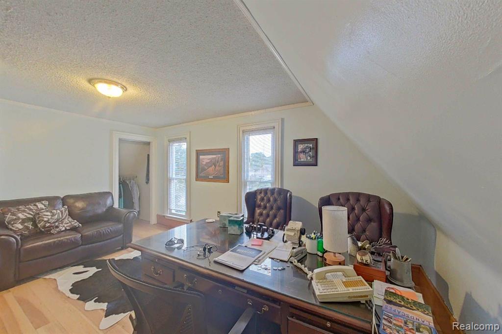 515 E Grand River Avenue Property Photo 47