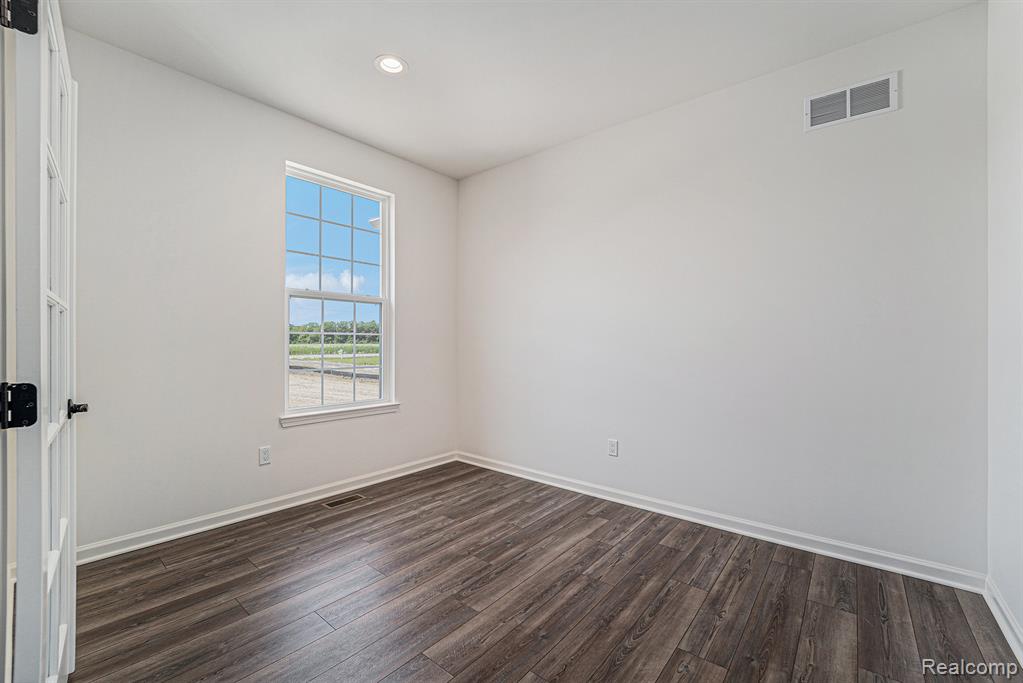 71714 Hidden River Drive Property Photo 11