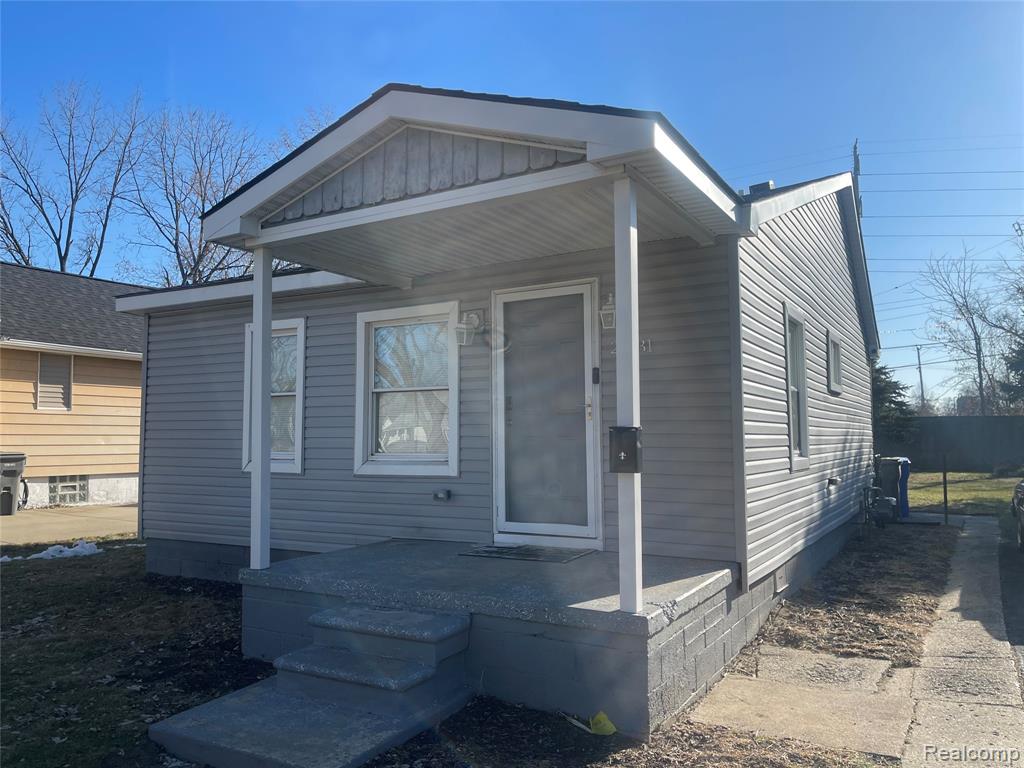 26431 Trowbridge Street Property Photo 2