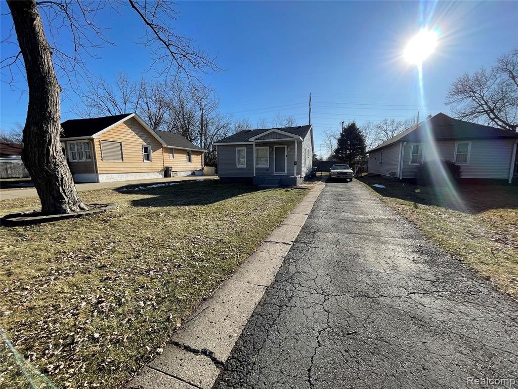 26431 Trowbridge Street Property Photo 10