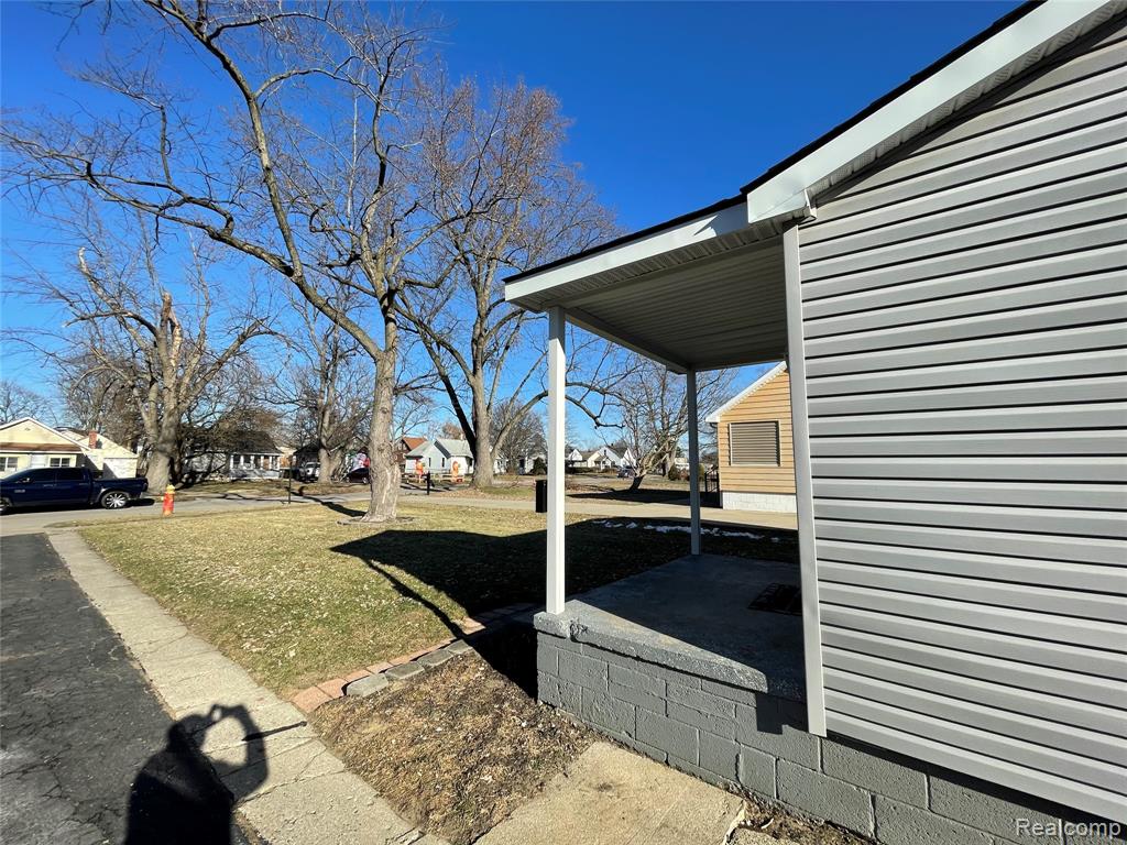 26431 Trowbridge Street Property Photo 11