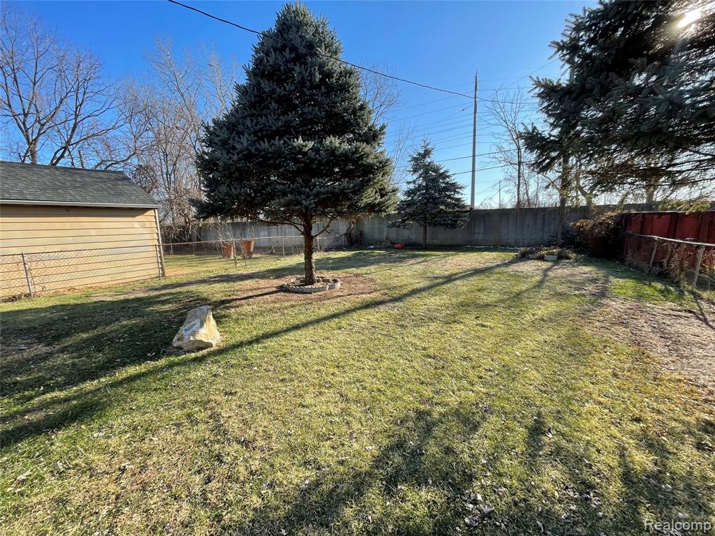 26431 Trowbridge Street Property Photo 13