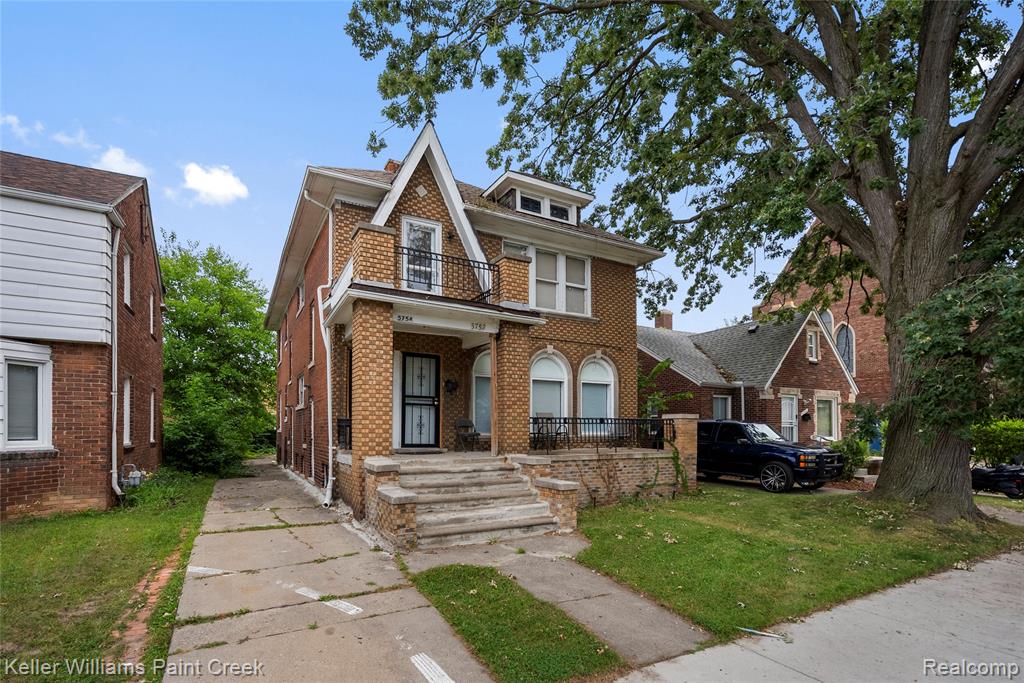 5752 Chatsworth Street Property Photo 2
