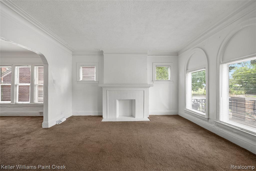 5752 Chatsworth Street Property Photo 5