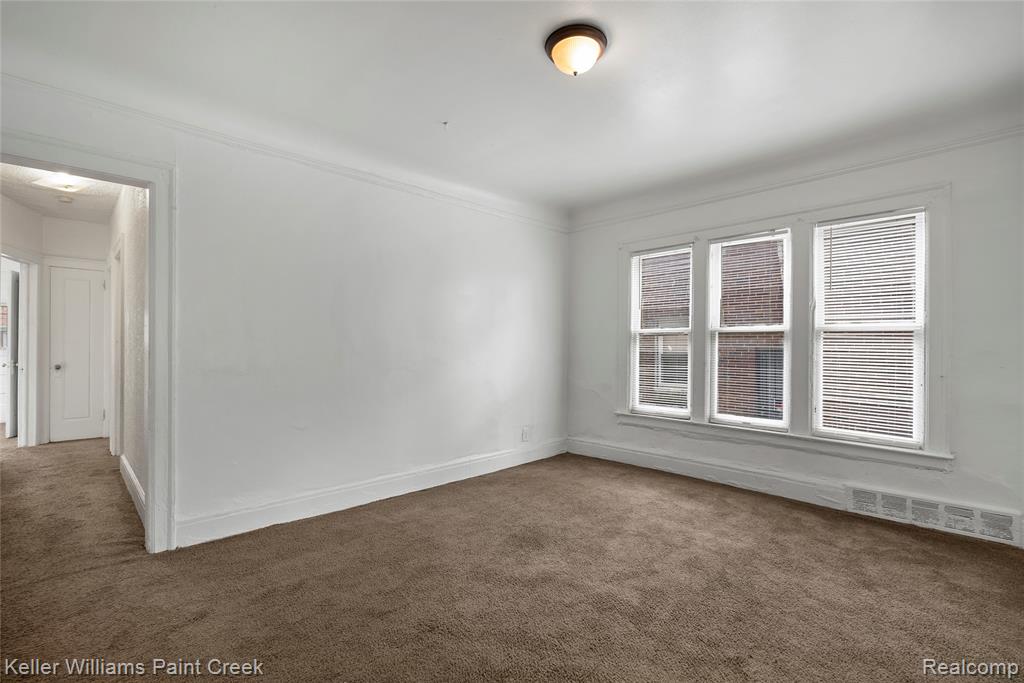 5752 Chatsworth Street Property Photo 7