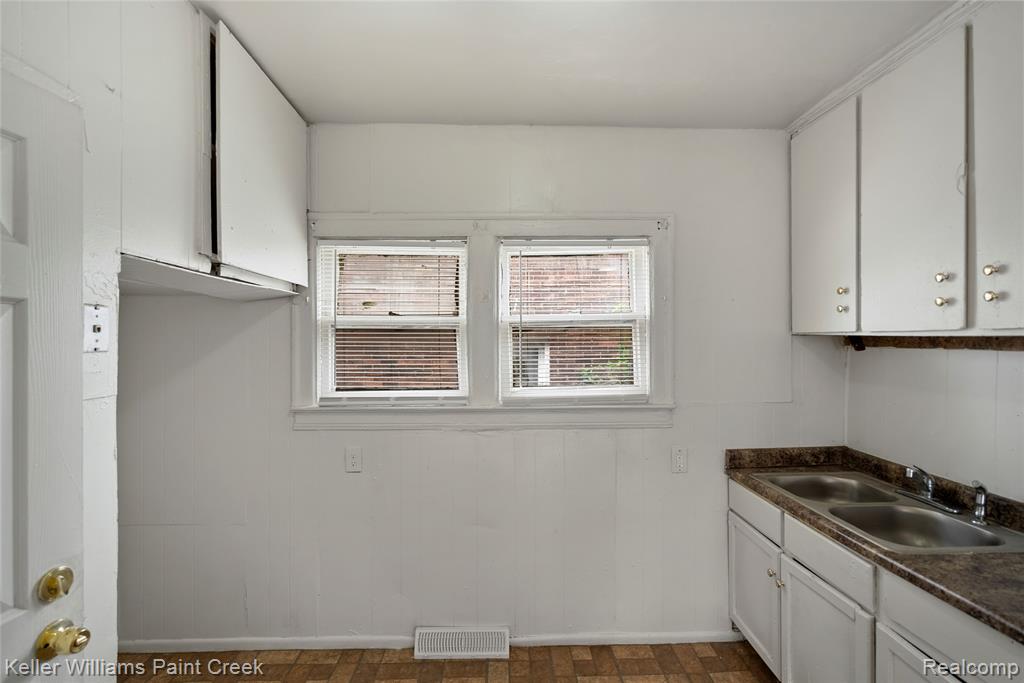 5752 Chatsworth Street Property Photo 10