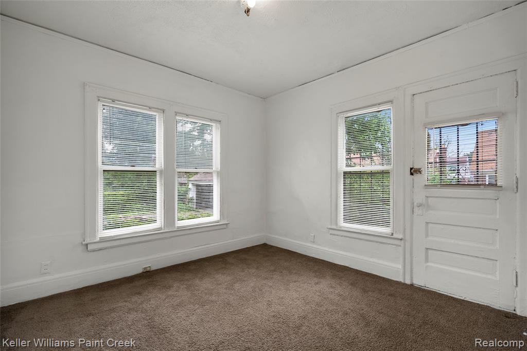 5752 Chatsworth Street Property Photo 11