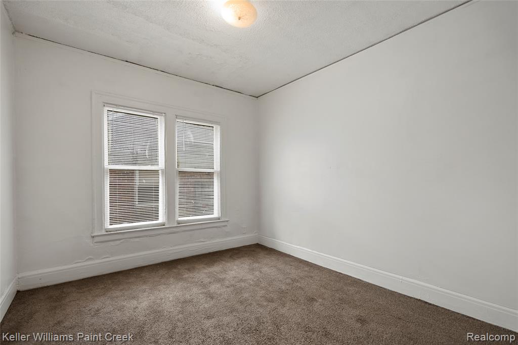 5752 Chatsworth Street Property Photo 13
