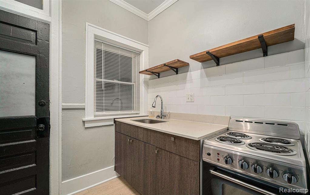 1533 Ash Street Property Photo 5