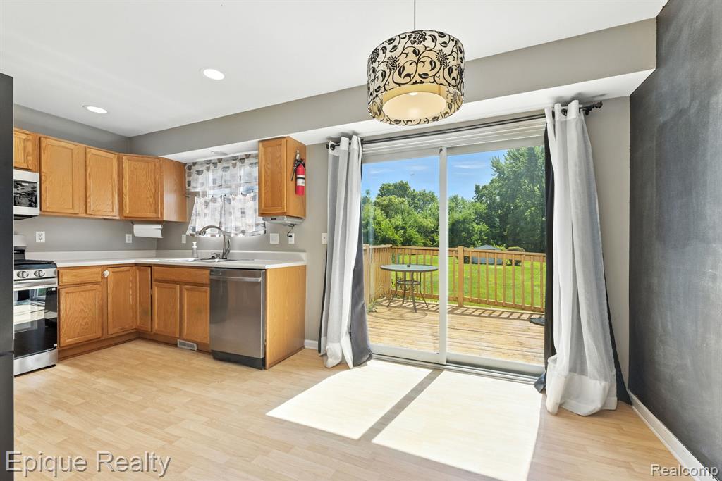 146 Taylor Street Property Photo 8