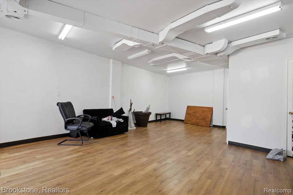 24450 Gratiot Avenue Property Photo 7