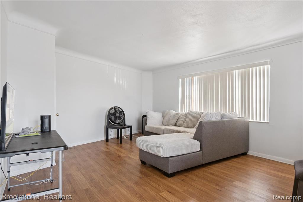 24450 Gratiot Avenue Property Photo 12
