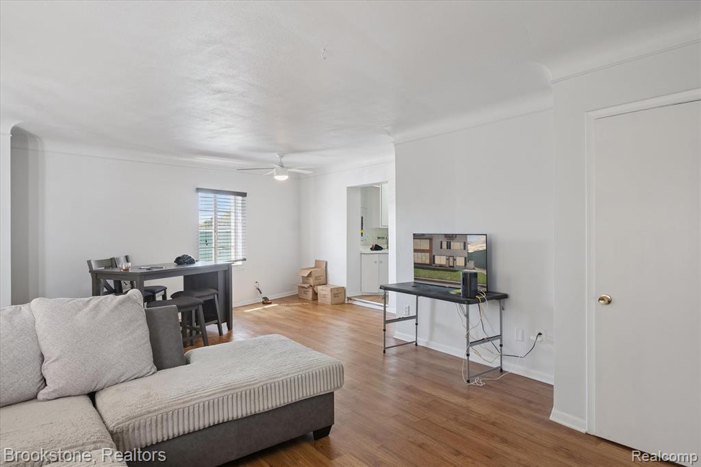 24450 Gratiot Avenue Property Photo 13