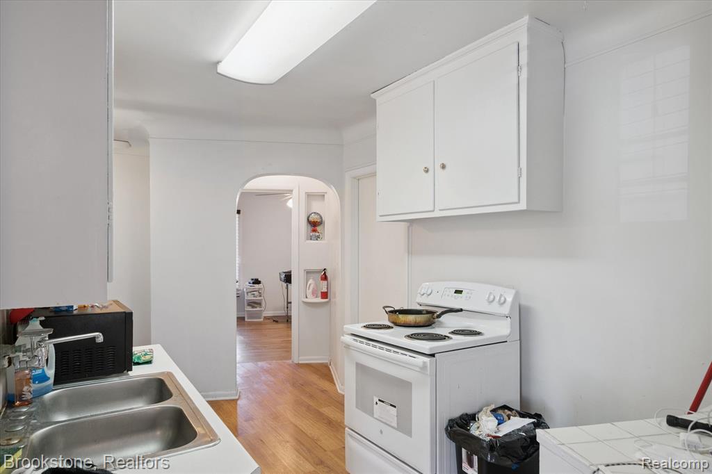 24450 Gratiot Avenue Property Photo 14