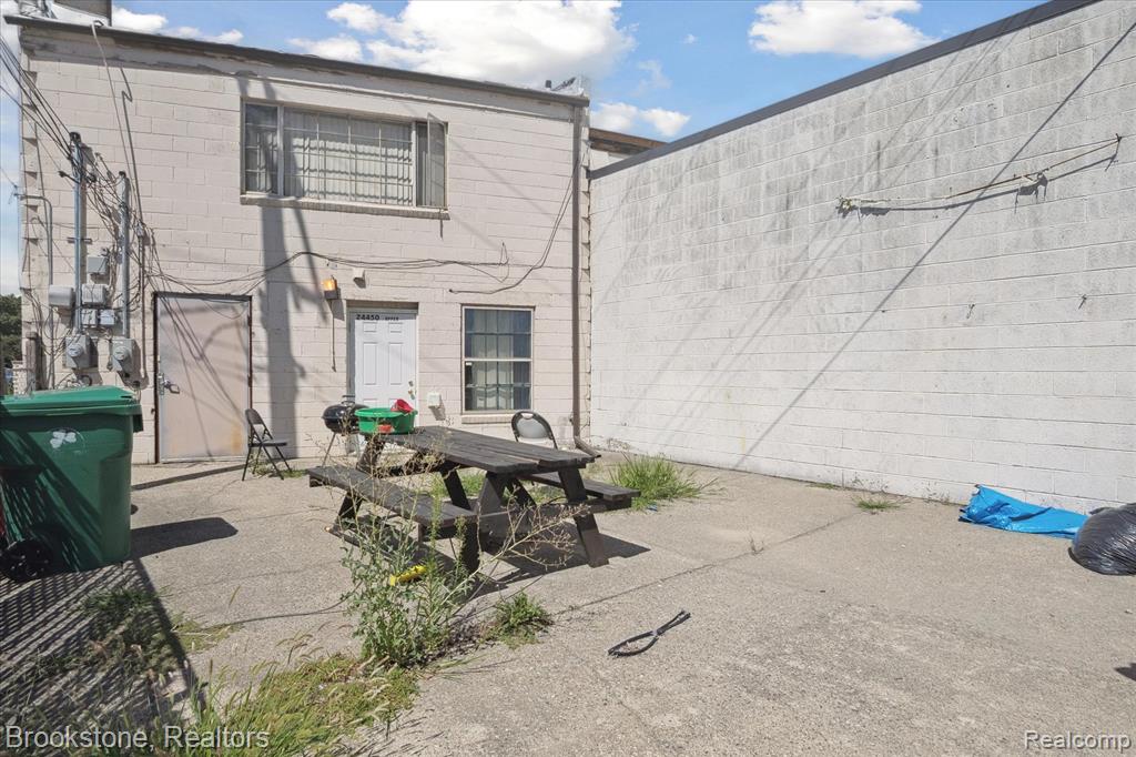24450 Gratiot Avenue Property Photo 25