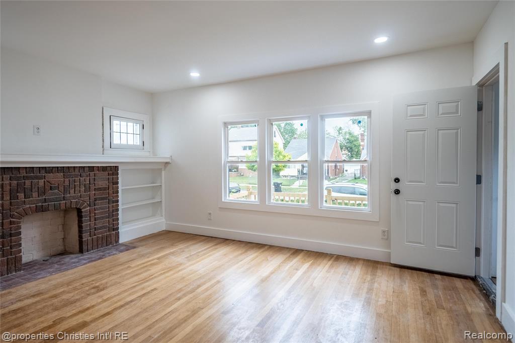 4373-4375 Balfour Road Property Photo 6