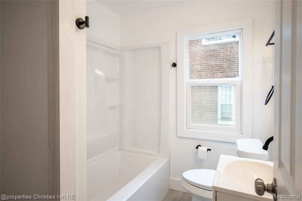 4373-4375 Balfour Road Property Photo 16