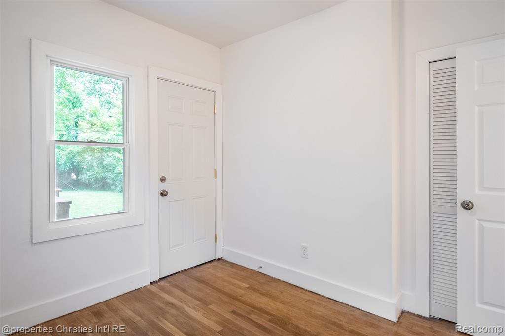 4373-4375 Balfour Road Property Photo 21