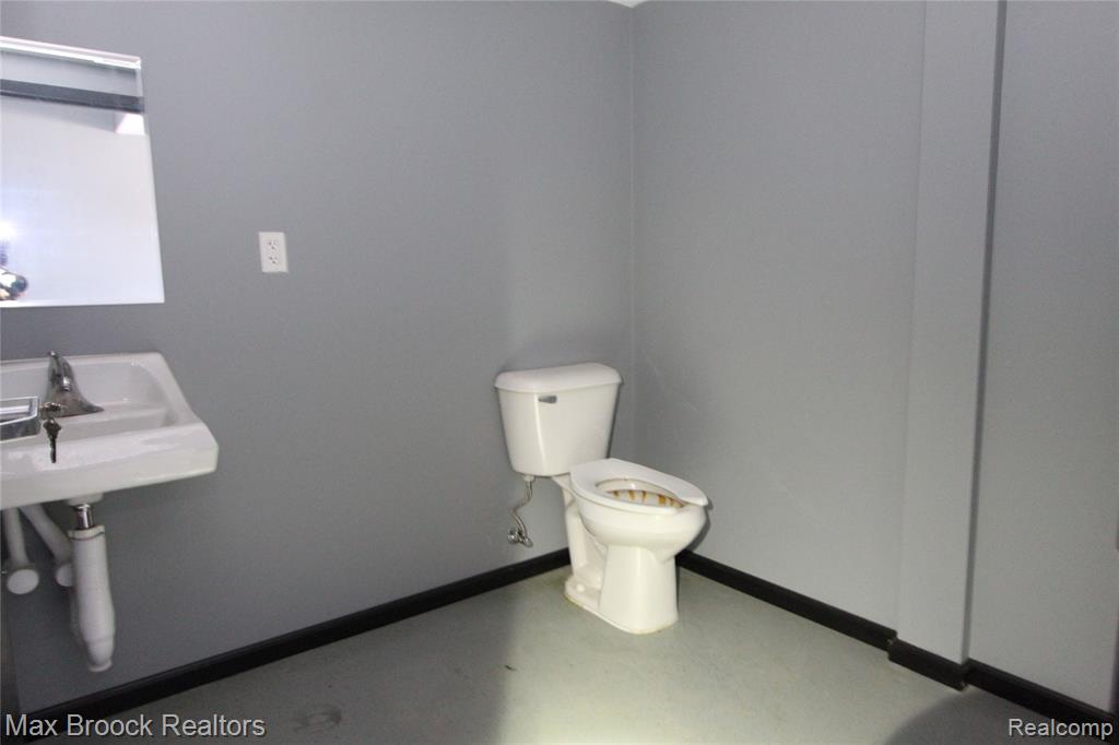 110 Creekview Drive Property Photo 17