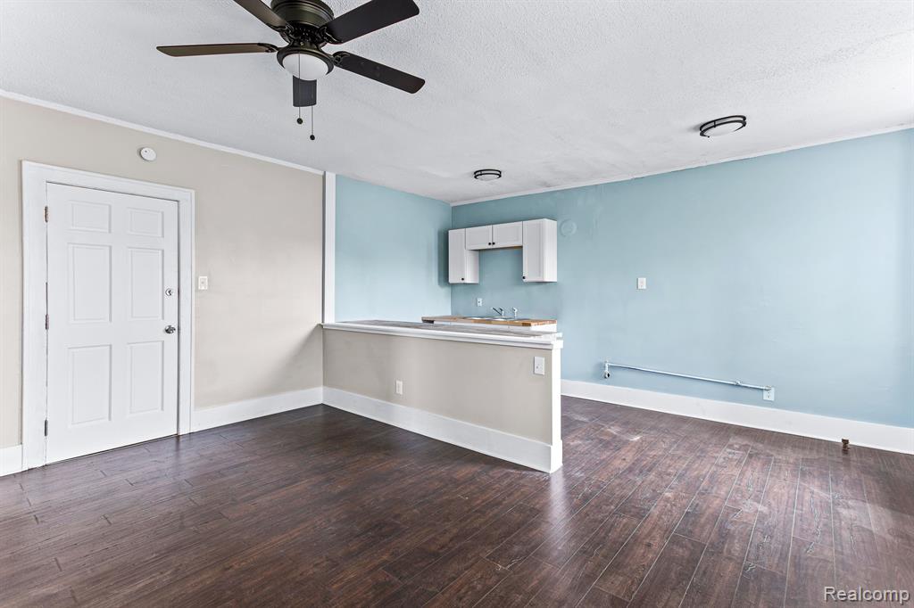 3550 Montclair Street Property Photo 5