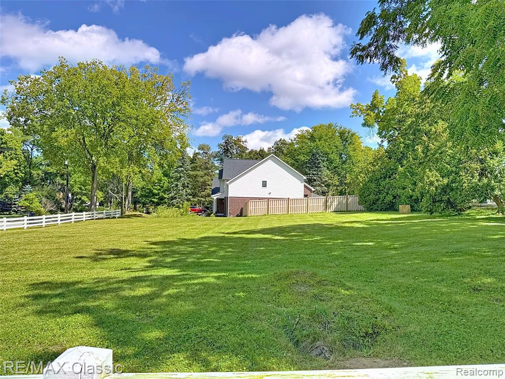 2100 Tuomy Road Property Photo 4