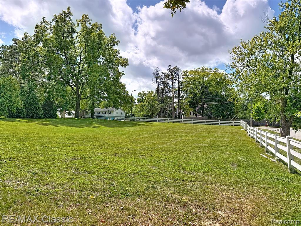 2100 Tuomy Road Property Photo 6