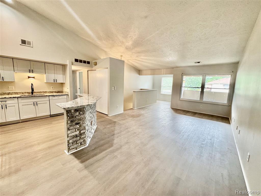 19536 Northridge Drive Property Photo 4