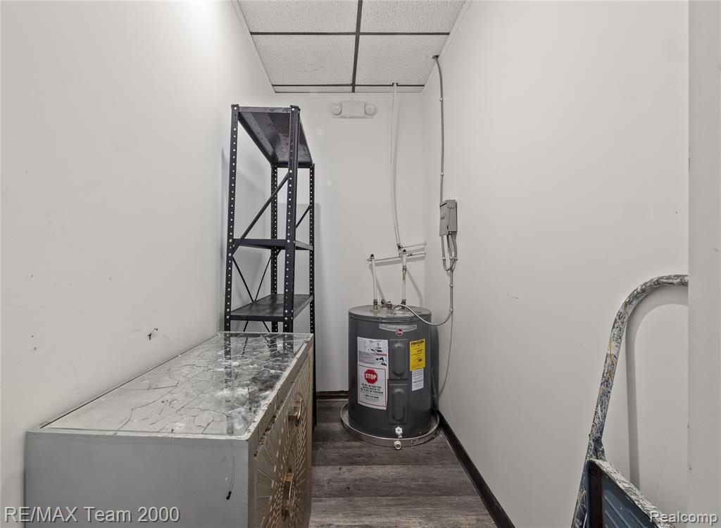 22211 W Warren Street Property Photo 16