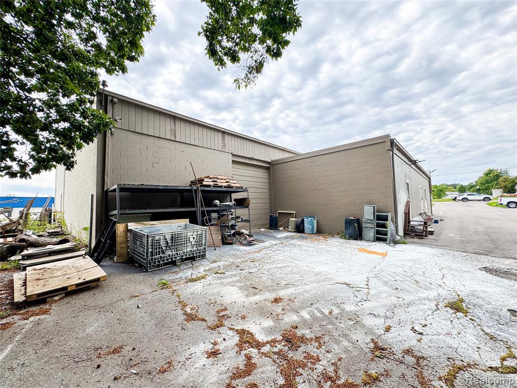 16745 Dixie Highway Property Photo 3