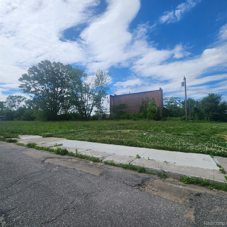 14253 Fordham Street Property Photo 5