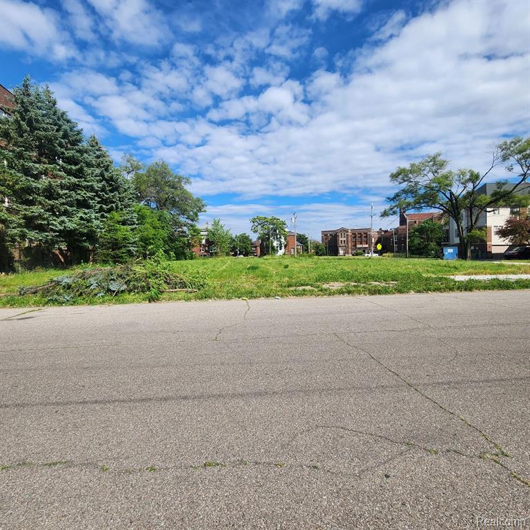 8710 HERITAGE Property Photo 1