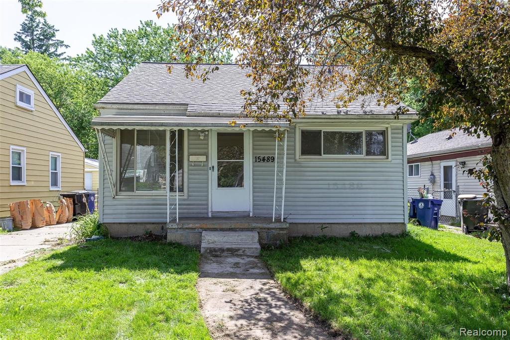 15489 Dixie Property Photo 2