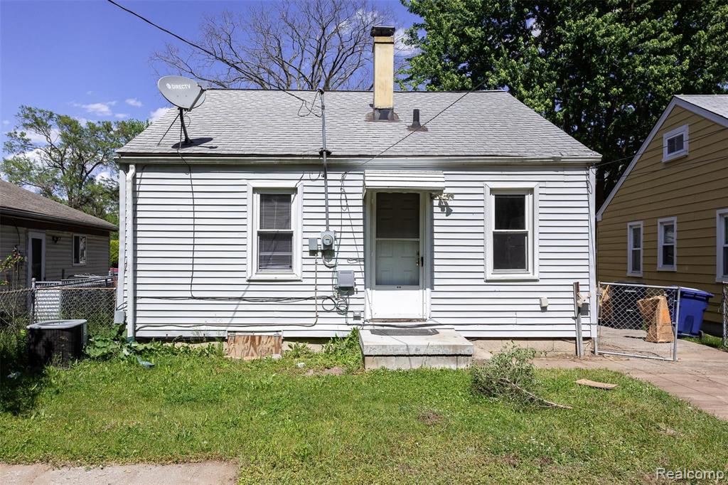 15489 Dixie Property Photo 4
