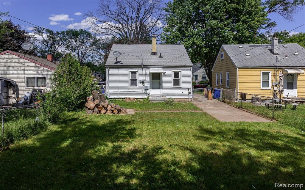 15489 Dixie Property Photo 5