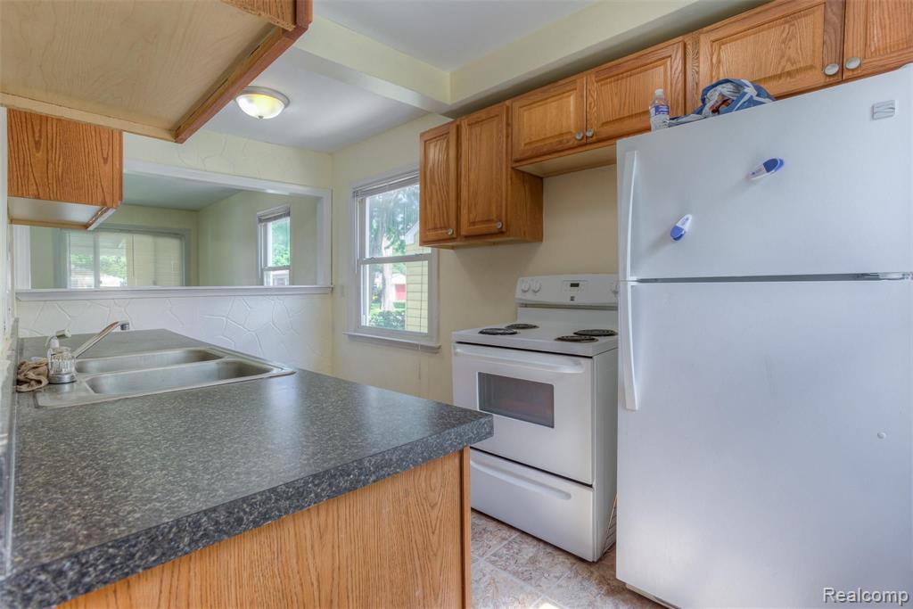15489 Dixie Property Photo 13