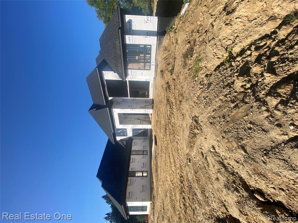 3370 Bloomcrest Drive Property Photo 2