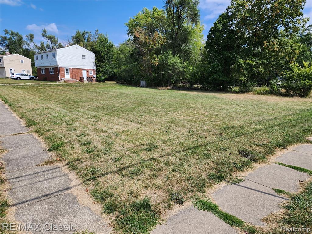 800 Waskin Drive Property Photo 1