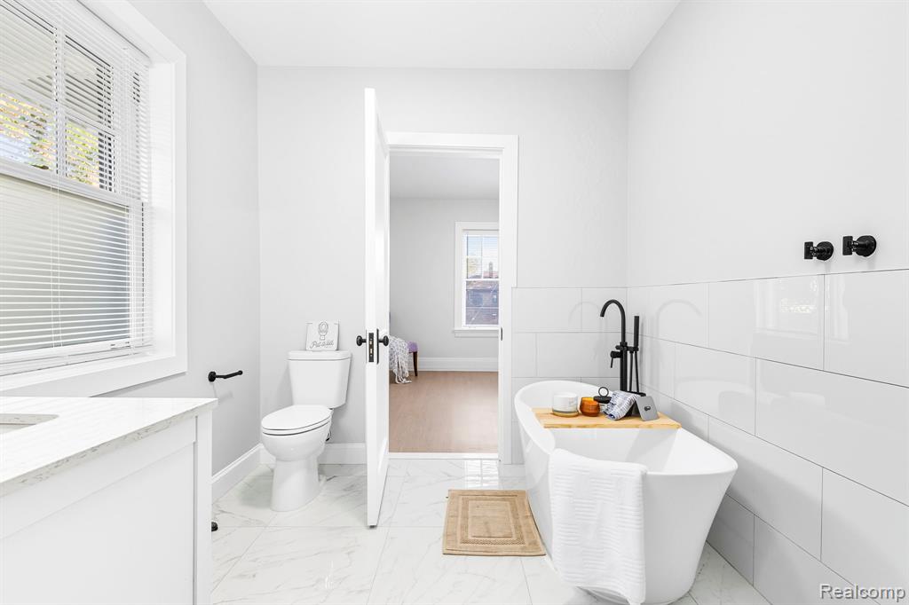 360 E Boston Boulevard Property Photo 23