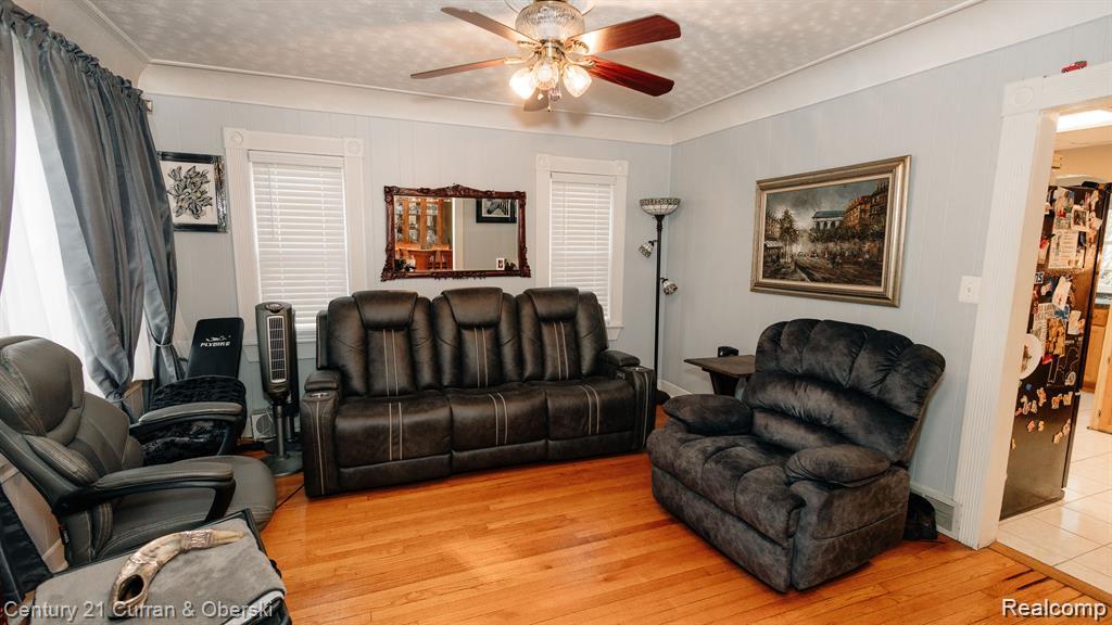 15261 Demean Avenue Property Photo 4