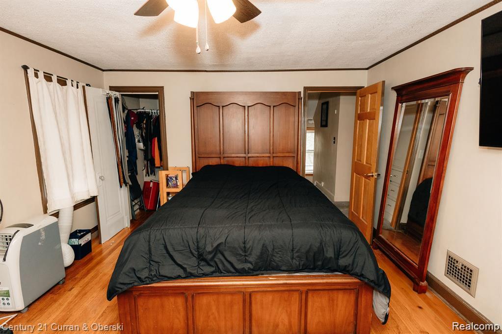 15261 Demean Avenue Property Photo 6