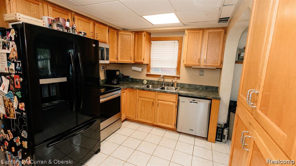15261 Demean Avenue Property Photo 8