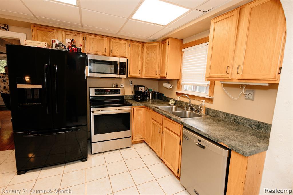 15261 Demean Avenue Property Photo 9