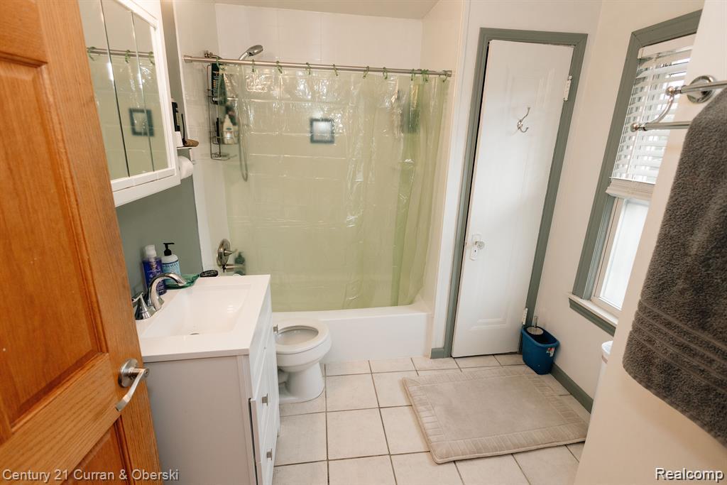 15261 Demean Avenue Property Photo 17